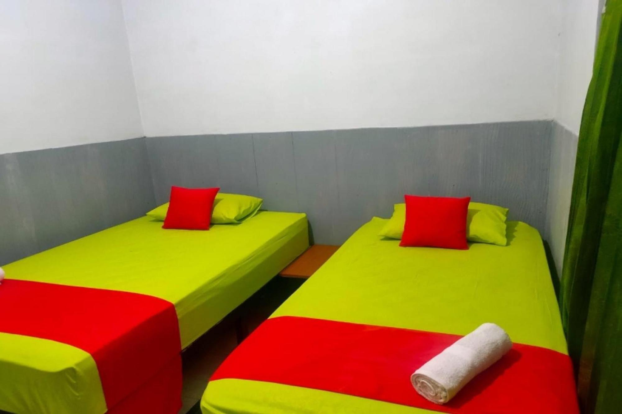 Oyo 91179 Hotel Lagalleria Sumenep Luaran gambar