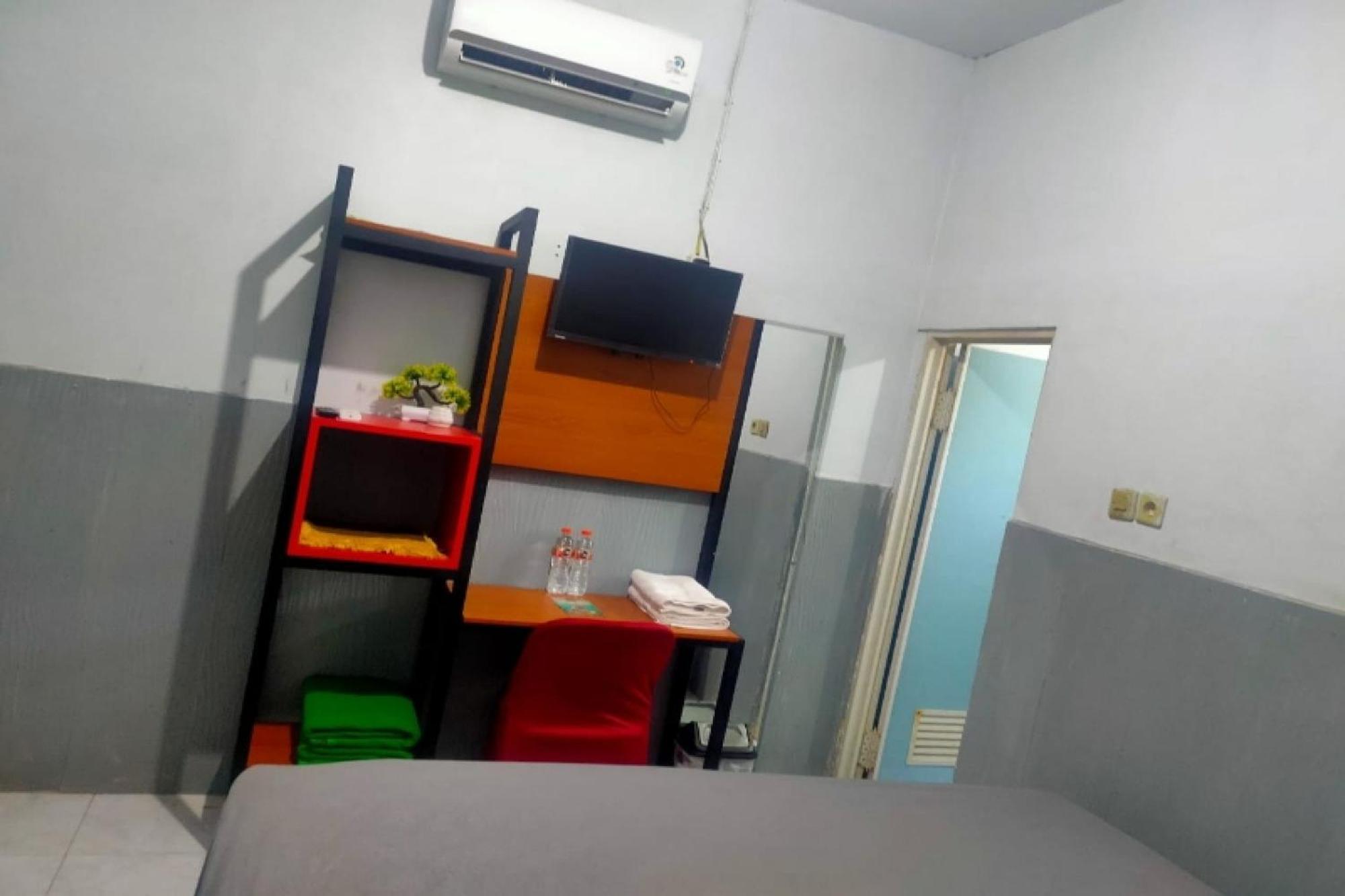 Oyo 91179 Hotel Lagalleria Sumenep Luaran gambar